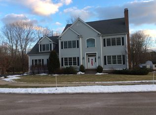 9 Suzanne Ln, Mansfield, MA 02048