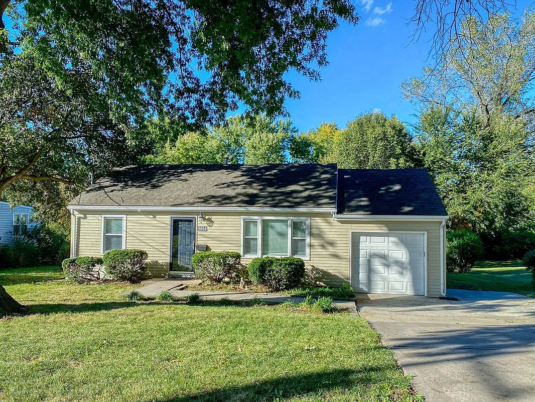 2 bed, 1.0 bath, 768 sqft, $3,203 — Photo 2