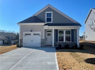 35 Halsey St, Central, SC 29630
