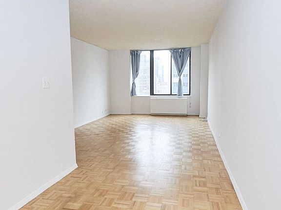 2nd image of 445 5th Ave #25E