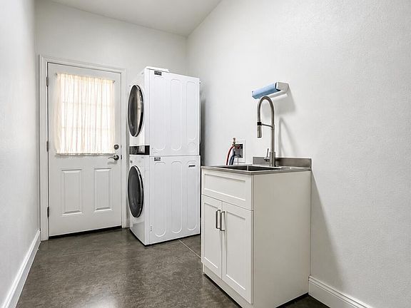 5th image of 2206 N 15th Avenue