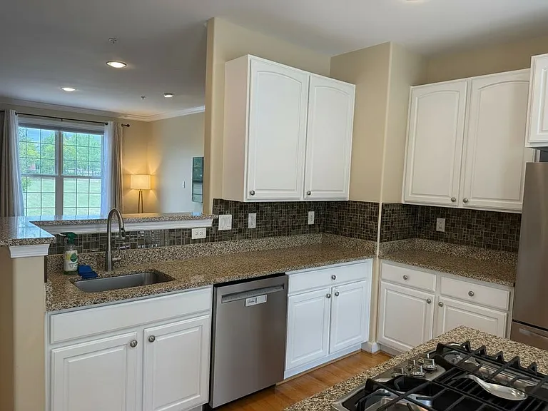 5407 Commerce Row — Photo 7