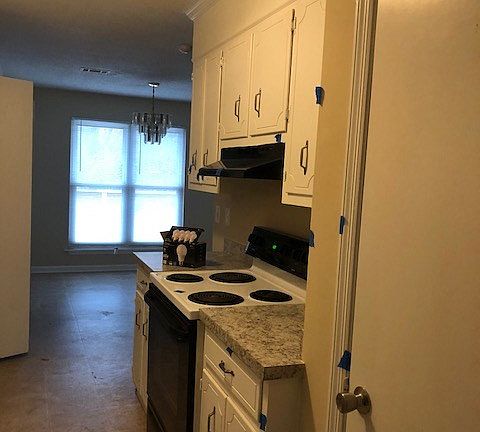 3rd image of 2242 Basswood Dr