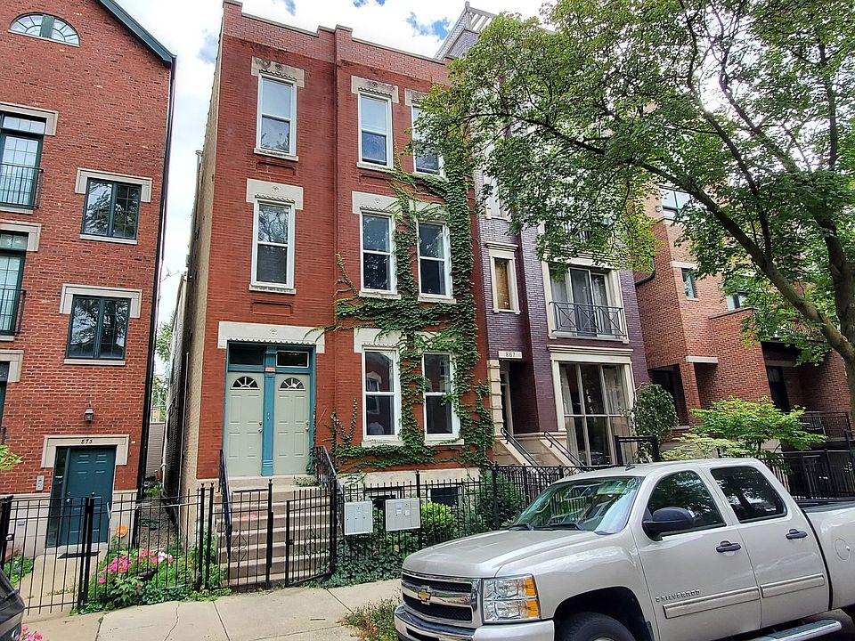 1st image of 869 N Hermitage Ave #2R