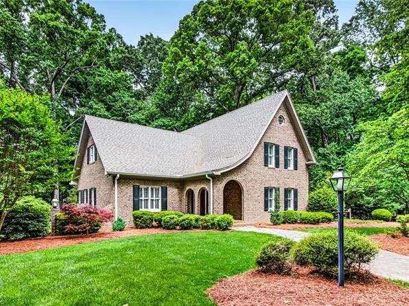 1563 Bluebird Ln, Asheboro, NC 27205