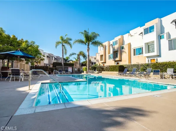 501 Herondo St APT 4, Hermosa Beach, CA 90254