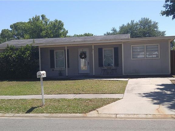 3rd image of 2910 Trudy Ln