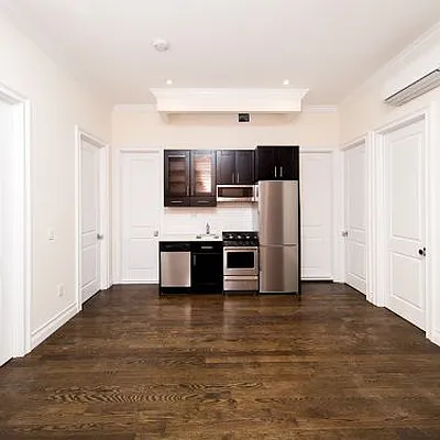 Rented by Icon Realty Management | media 12