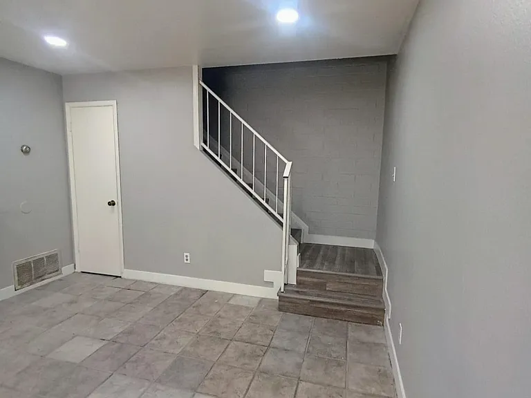 5010 N 41st Ave — Photo 3