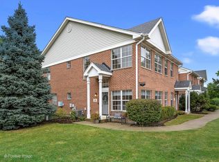 9 Four Seasons Ct, Elmhurst, IL 60126