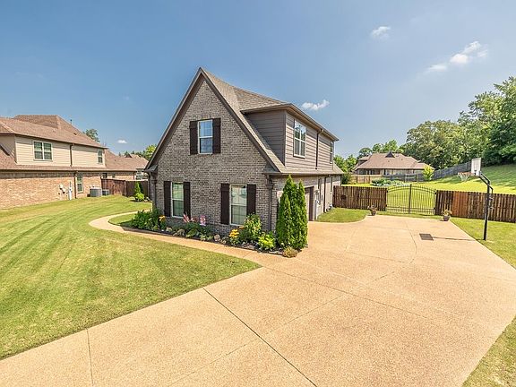 3rd image of 3637 Ballard Dr
