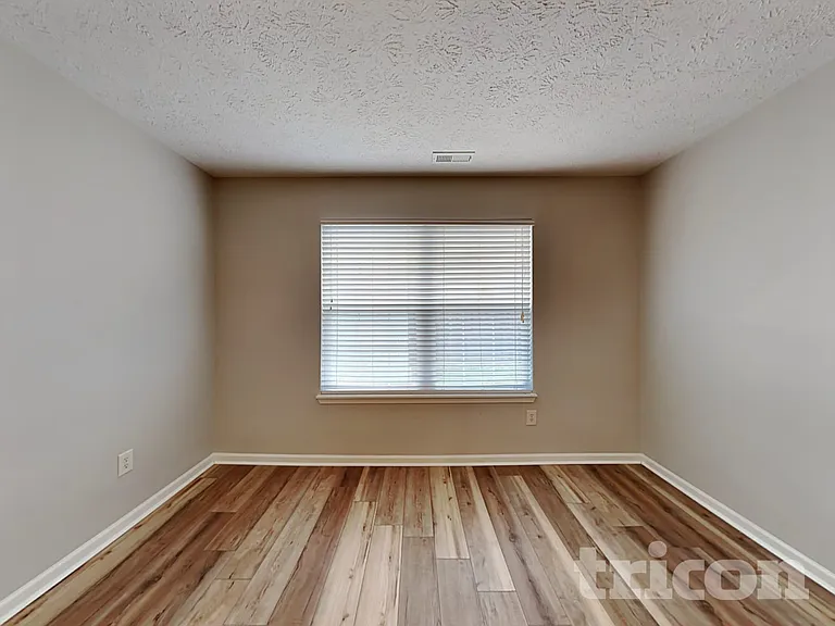 5847 Mosaic Pl — Photo 8