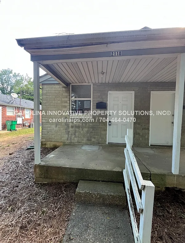 2 bed, 1.0 bath, 627 sqft, $995 — Photo 2