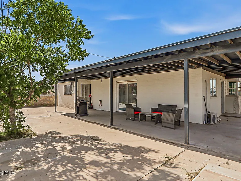5912 Delta Dr — Photo 22