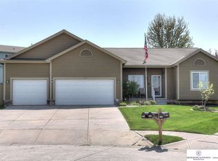 1607 Leona Cir, Bellevue, NE 68123