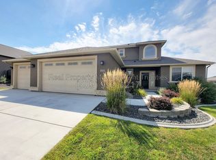 1108 S Kansas Pl, Kennewick, WA 99338