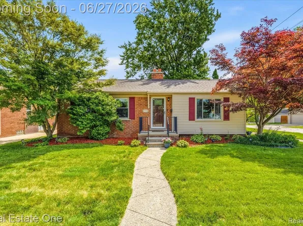 9900 Brookfield St, Livonia, MI 48150