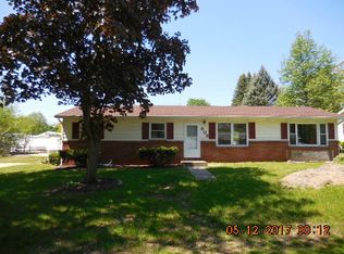 808 Fairwood Dr, Monticello, IN 47960
