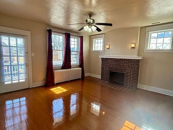 2nd image of 2900 Barton Ave #B