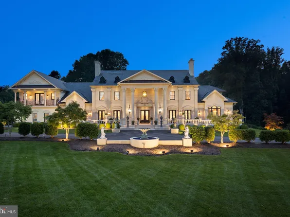 938 Peacock Station Rd, McLean, VA 22102