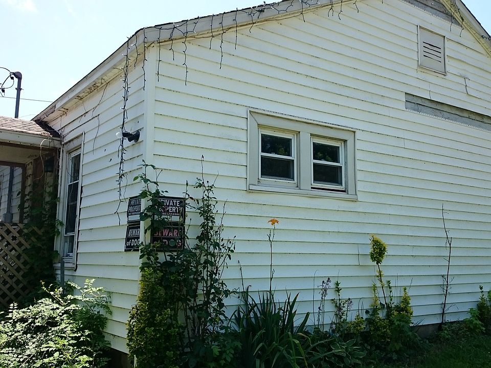 2nd image of 700 S 18th St