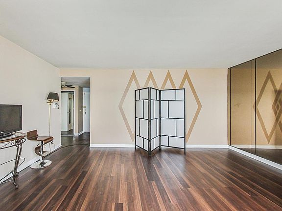 5th image of 7337 S South Shore Dr APT 1414