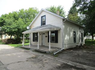 104 S Division St, Harvard, IL 60033