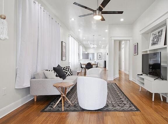 5th image of 5522 Willow St #24
