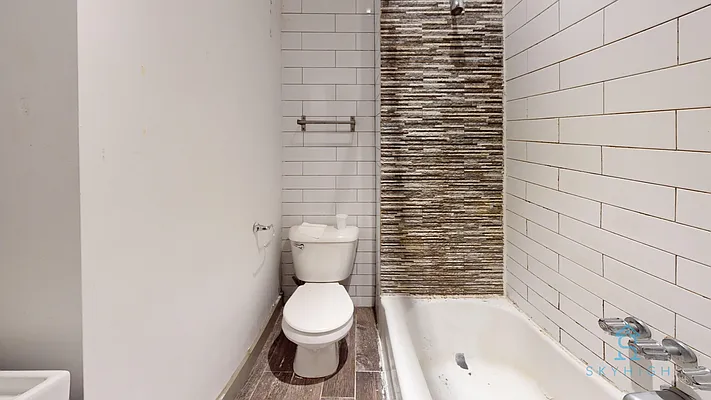 Rented by Skyhigh Realty NYC LLC | media 12