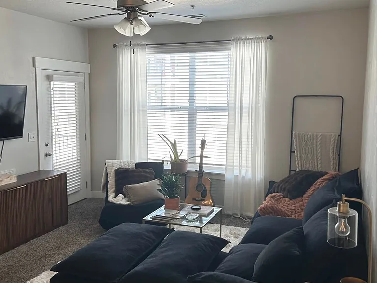 85 W Silver Springs Dr — Photo 9
