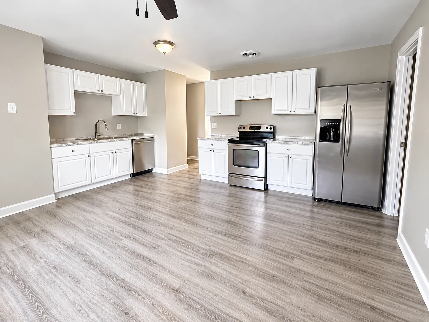 3 bed, 1247 sqft, $1,620 — Photo 2