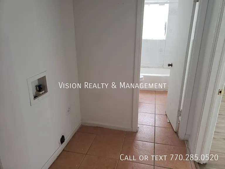 1070 Ollie Cir NW — Photo 9