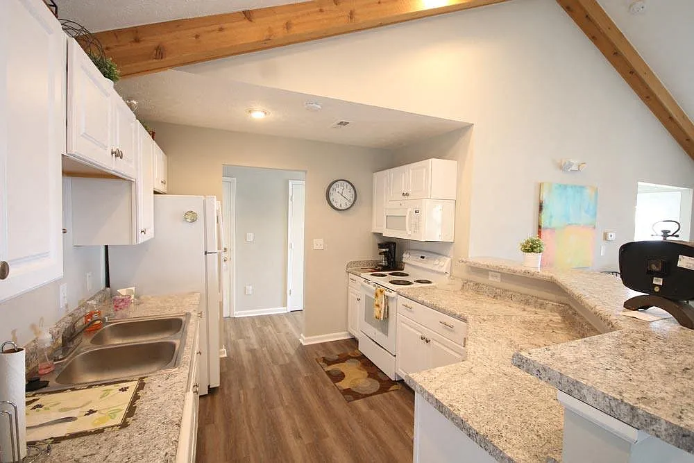 Maple Tree Apartments — Photo 4