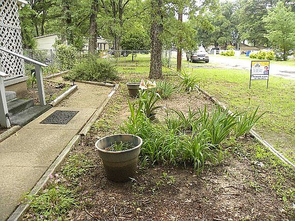 2nd image of 112 Bluebonnet Dr