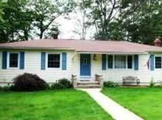 45 Summit Rd, Oak Ridge, NJ 07438