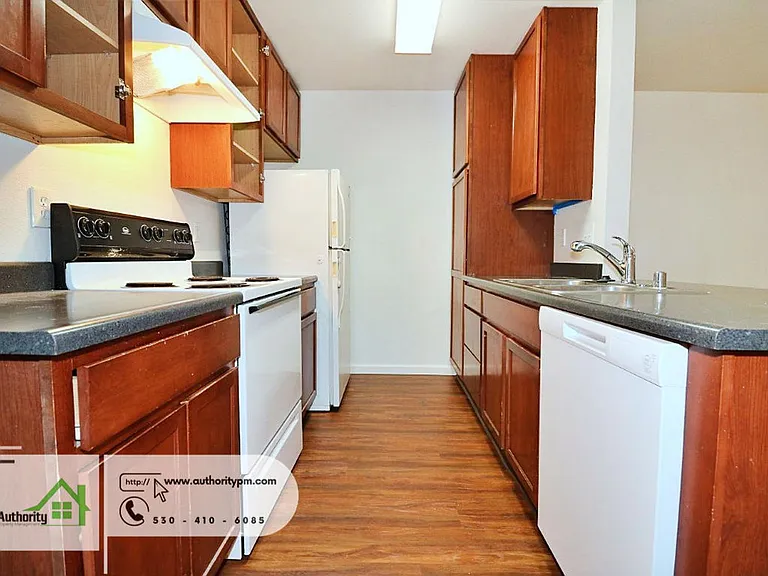 1729 Laurel Ave #B — Photo 9