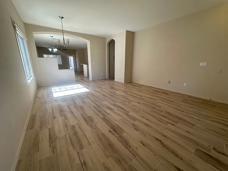 3726 E Longhorn Dr — Photo 4