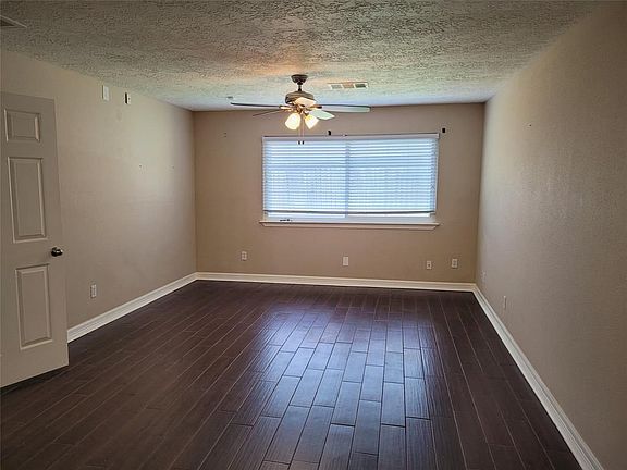 5th image of 10119 Park Ln