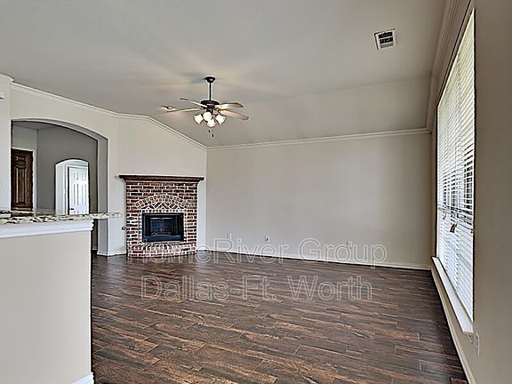 3rd image of 2719 Waterway Dr