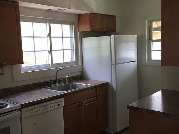 2nd image of 1006 N 4th St