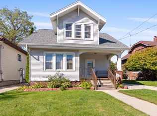 1810 S 10th St, Manitowoc, WI 54220