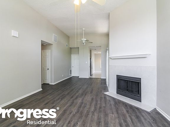 3rd image of 805 Quail Brook Dr