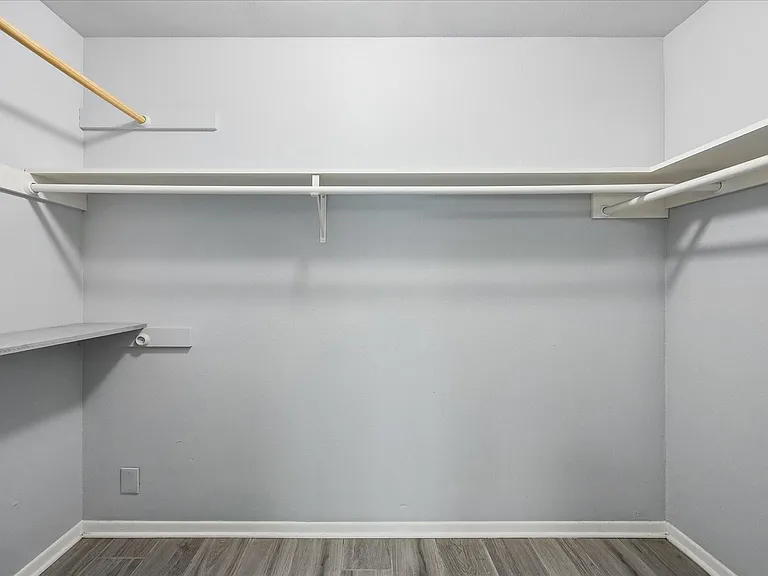 2110 Gray Falls Dr — Photo 19