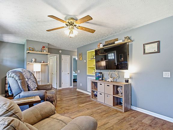 5th image of 109 Bonnie Dr