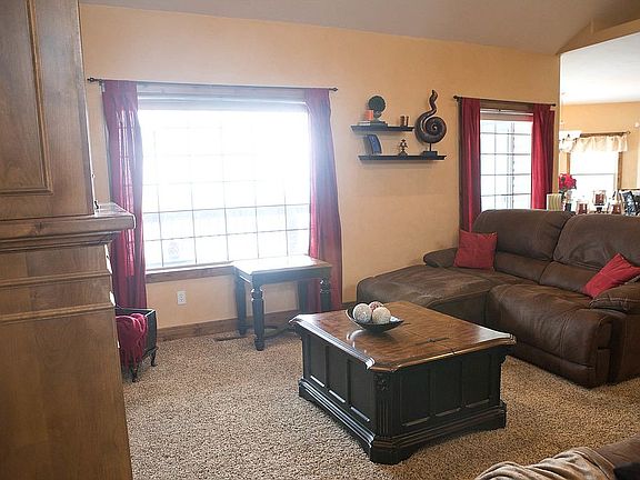 3rd image of 6690 S Velvet Ln