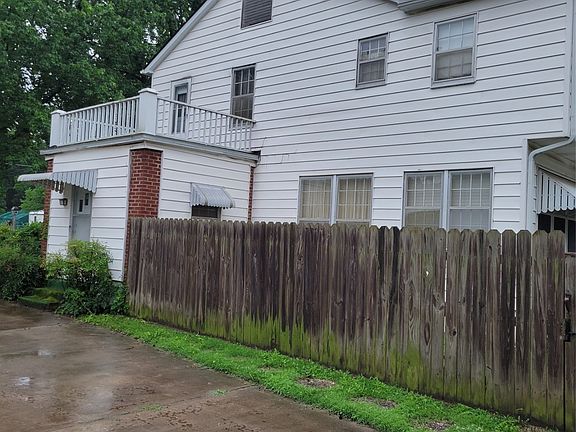 4th image of 807 N Parkinson Ave