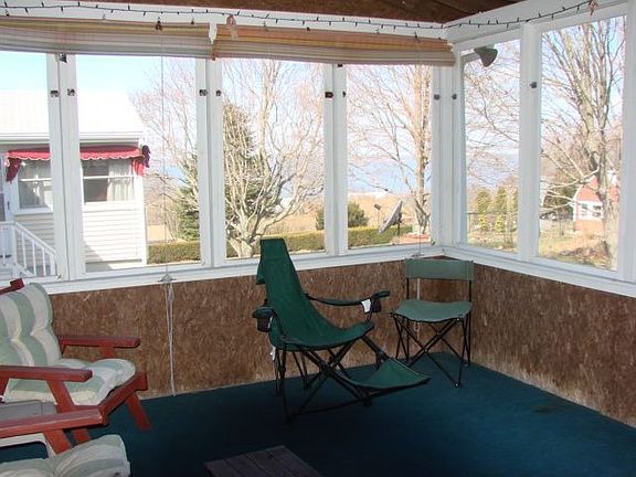 Enclosed porch & views