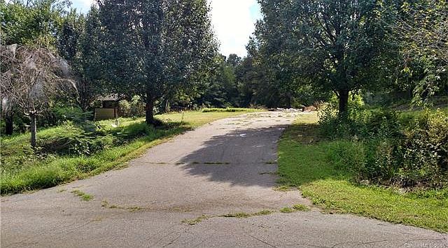 1st image of 144 Ravenwood Dr