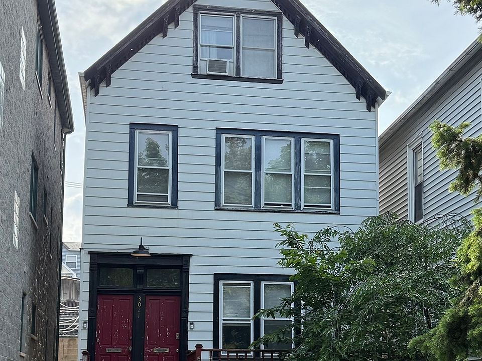 2nd image of 3021 N Racine Ave