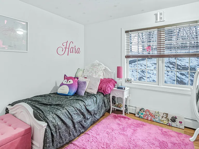 4 McNamara Dr — Photo 27